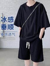黑色