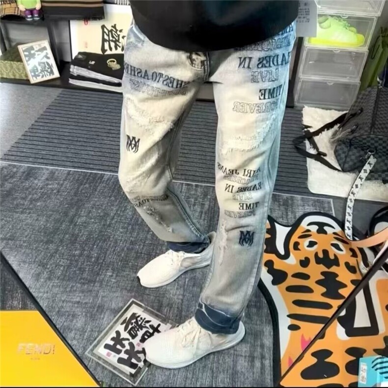 牛仔裤破洞字母涂鸦刺绣修身小脚裤弹力柳叶弯刀裤 P55  YNH136图片