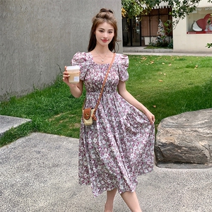 紫色复古碎花小众连衣裙女2023新款夏季v领娃娃领设计感中长裙子图片