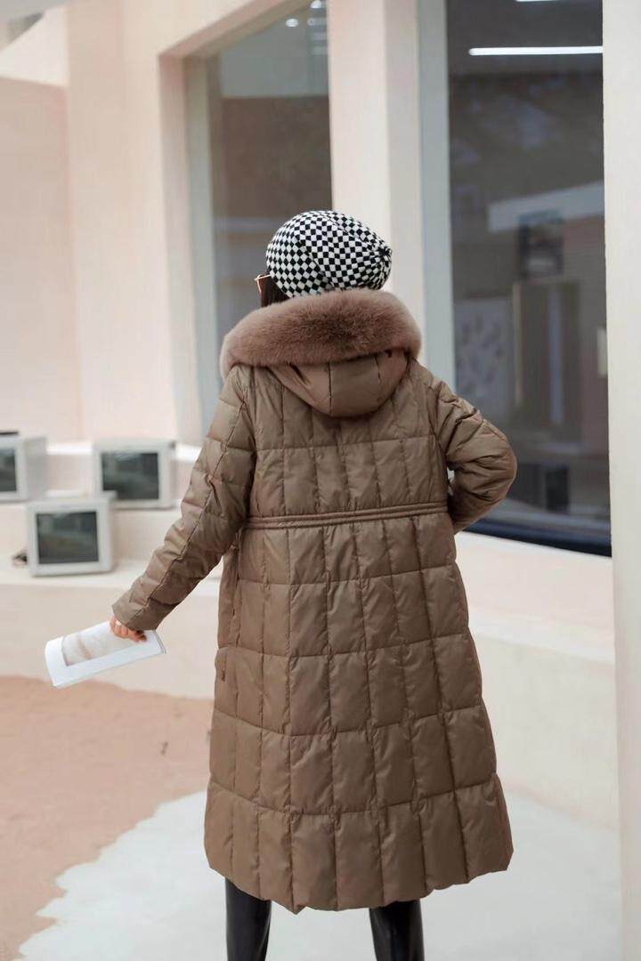 【现货】冬季新款收腰显瘦气质羽绒服，女装羽绒服，得瑟空间