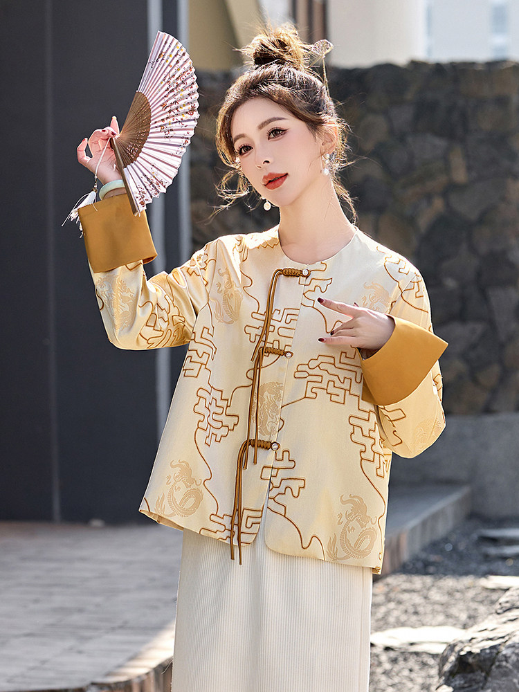 现货2025新款春装新中式G风盘扣提花复古洋气时尚显瘦短款外套女,女装短外套,伊仟回