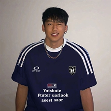 藏青色