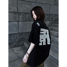 黑色
