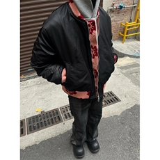 粉红色