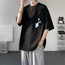 黑色