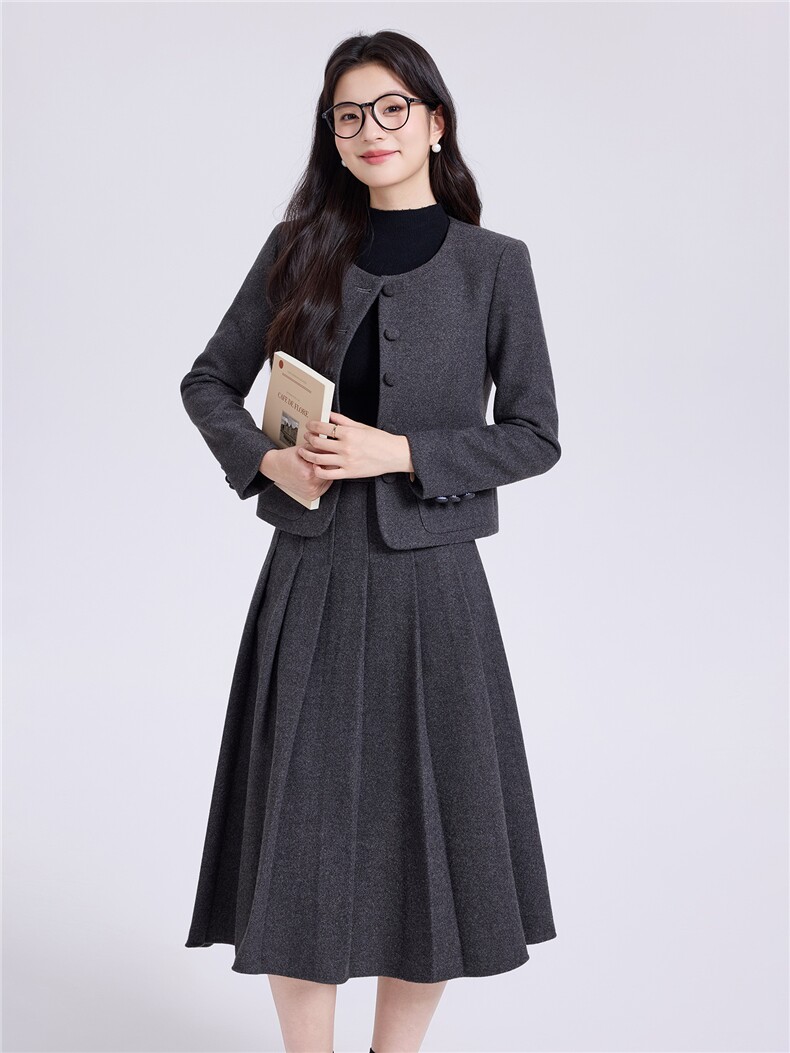 2025秋冬新款气质加厚保暖毛呢圆领小个子短外套百褶裙两件套女,女装套装/套裙,时尚风爆
