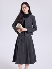 2025秋冬新款气质加厚保暖毛呢圆领小个子短外套百褶裙两件套女，女装套装/套裙，时尚风爆