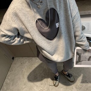 镂空爱心针织图片