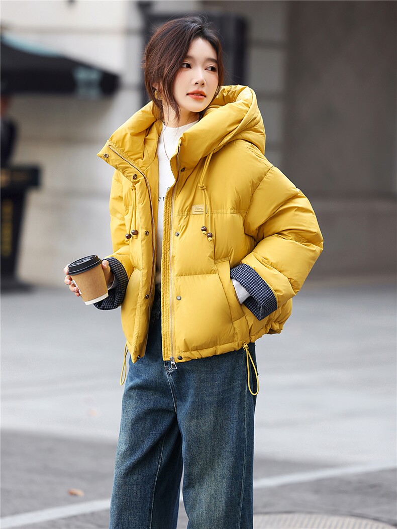 白鸭绒姜黄色羽绒服女短外套2025冬季新款小个子宽松百搭面包服,女装羽绒服,鑫源服饰
