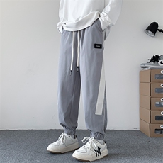 灰色