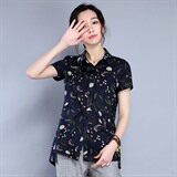 2021年夏季短袖修身纽扣排多扣原创设计碎花T恤，女装T恤，丽影随形