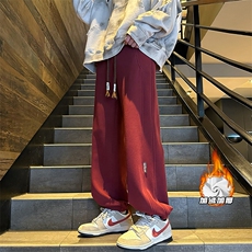 酒红色