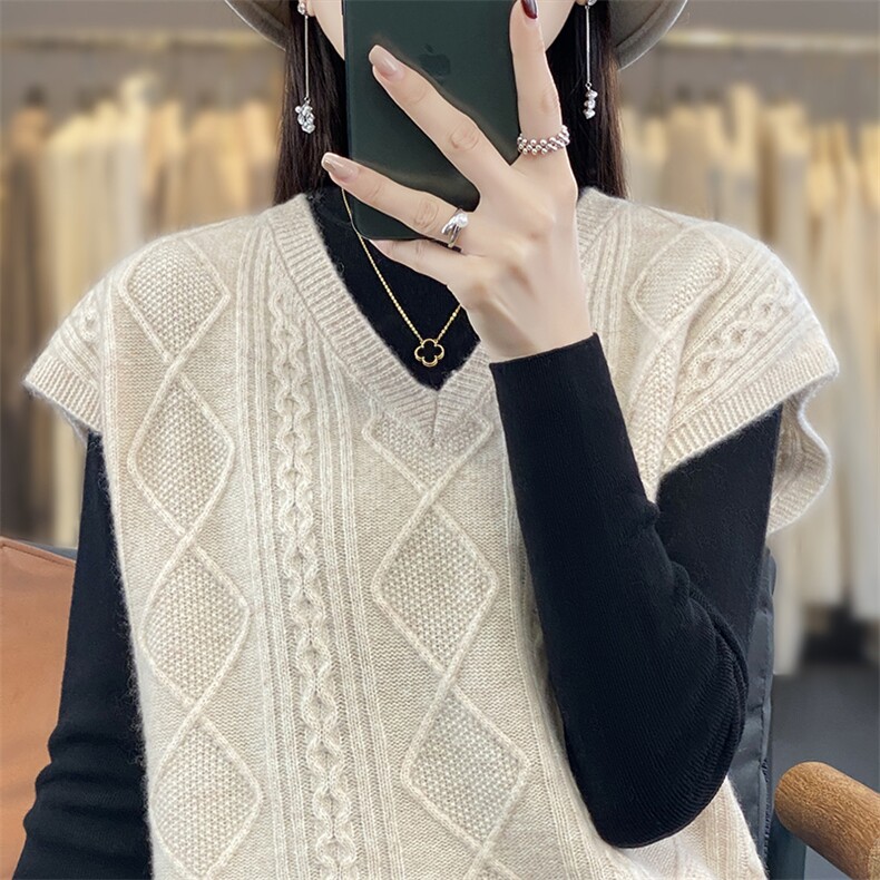 秋冬新款V领菱形扭花100%羊毛马甲女宽松无袖背心毛衣羊绒衫坎肩，女装马甲，邓利维