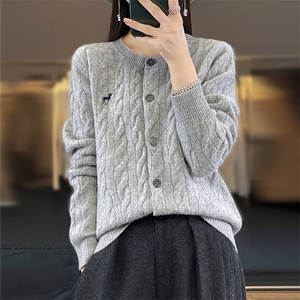 2024秋冬新款羊毛女士圆领麻花羊毛开衫图片