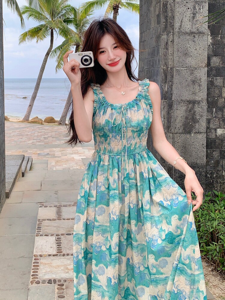 法式度假风打揽吊带连衣裙女2025夏季新款漂亮独特小众绿色碎花裙,女装连衣裙,韩蜜菓