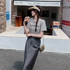 超好看灰色连衣裙套装女2025夏新款减龄字母t恤开叉半身裙两件套，女装套装/套裙，浙宝203