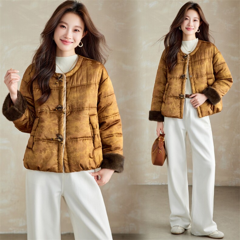 在仓~羽绒棉服2025冬季重磅提花蝴蝶扣三色圆领宽松棉袄貂毛外套,女装棉衣/棉服,新依时派
