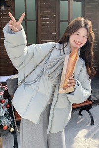 现货  木耳边拼接羽绒服配围巾 2C117-1822P275K398图片