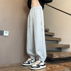 灰色