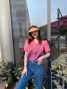 夏季镂空蕾丝小衫图片