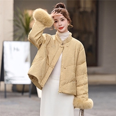 新中式立领羽绒服女2025冬季新款巨好看刺绣大毛领白鸭绒外套，女装羽绒服，丽影随形
