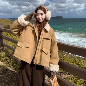 卡其色羊羔毛领拼接短款派克羽绒服女2025冬季小个子加厚保暖外套图片