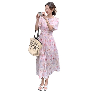 粉色女神范连衣裙女中长款2024夏季新款茶歇法式温柔风收腰碎花裙图片