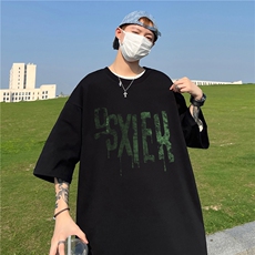 黑色