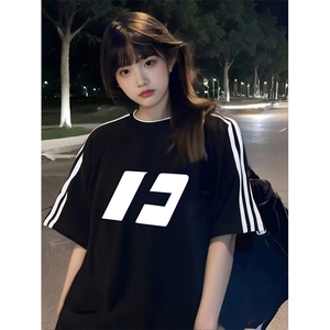 抖音得物高品质二开240克宽松纯棉美式潮牌三条杠织带短袖T恤图片