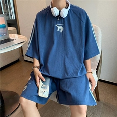 蓝色