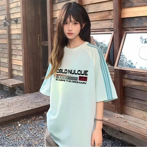 抖音得物品质二开240克宽松纯棉美式潮牌印花三条杠中性风短袖T恤图片