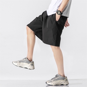 K208 P20 无影墙 夏装薄款纯色港风宽松青年潮流加大码短裤五分裤图片