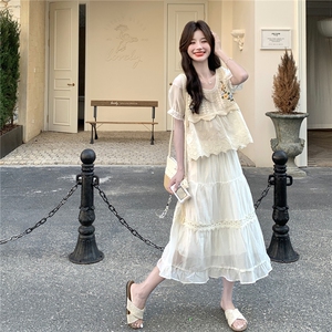 温柔穿搭绝美蕾丝刺绣上衣半身裙套装女夏清纯系超好看显瘦两件套图片