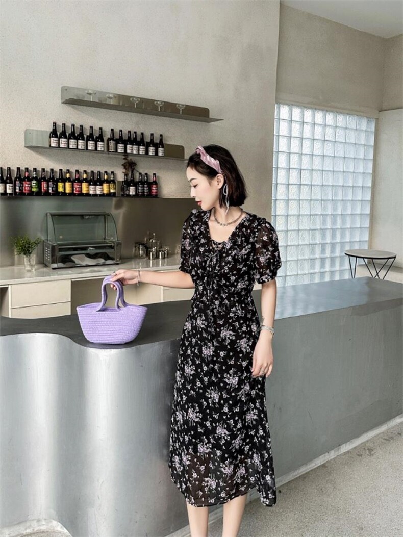 现货夏款女装新品连衣裙碎花女装腰上自己调节包容性大，女装连衣裙，荷塘月色