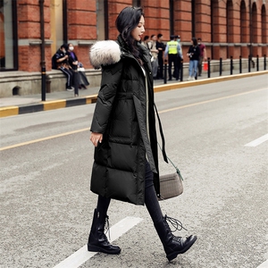 时尚保暖女士羽绒服 冬季新款韩版中长款 大毛领设计 显瘦修身 高品质白鸭绒填充图片