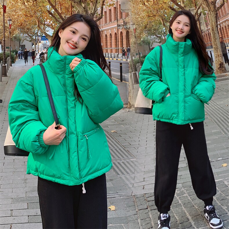 韩版宽松BV绿立领加厚绿色羽绒服女2022冬季新款短款外套90白鸭绒，女装羽绒服，梦懿尔
