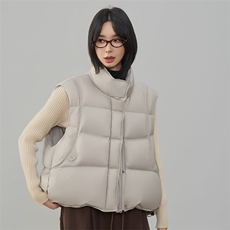 现货2025年冬季新款休闲宽松羽绒马甲女90绒，女装羽绒服，阳光伊恋