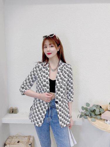 现货夏季新款字母图案修身薄西服，女装，韩衫衣社