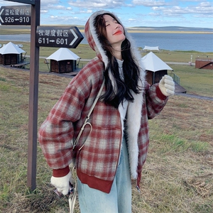 红色格纹两面穿连帽羊羔毛外套女冬韩系小个子加绒加厚皮毛一体图片