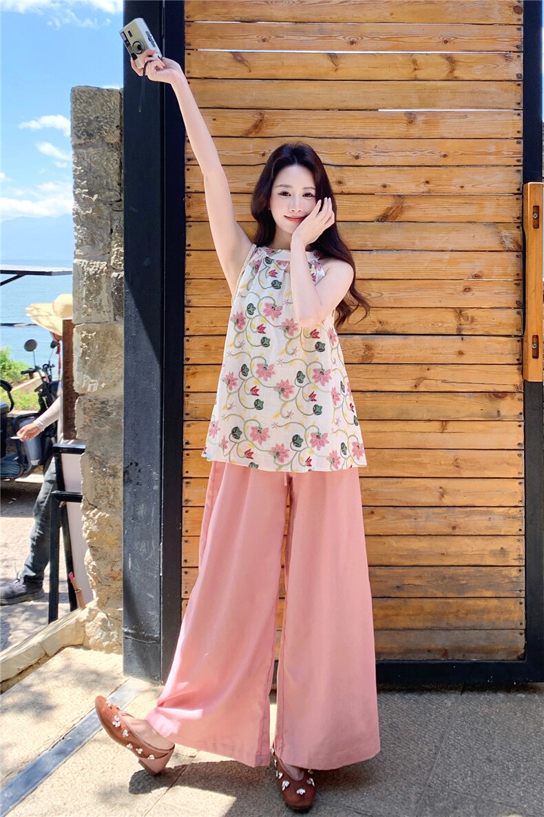 复古重工刺绣挂脖碎花背心阔腿裤两件套2026夏季新款超好看的套装,女装套装/套裙,冬木谷雨