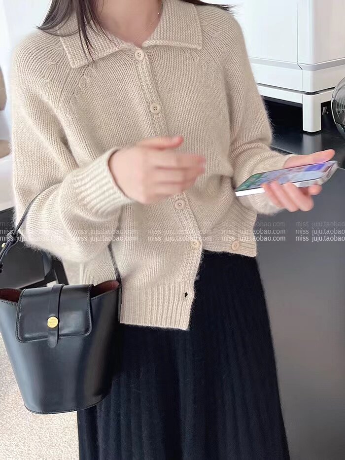 乳白色拼接翻领毛衣外套秋冬韩系慵懒宽松开衫外穿上衣图片