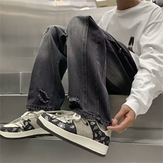 黑色