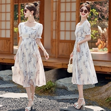 2024夏季新款新中式改良旗袍连衣裙夏季时尚气质方领收腰复古裙，女装连衣裙，悠米