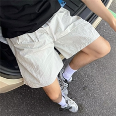 米白色
