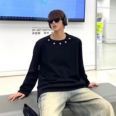 黑色
