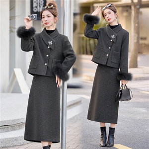 现货小香风羽绒服套装女高级感2025新款千金套装裙两件套冬季图片