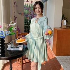 法式温柔风圆领系带收腰连衣裙女2025春季新款时尚洋气小个子短裙，女装连衣裙，浙宝220