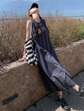 2025年夏季薄款休闲风长裙无袖圆领套头宽松腰南瓜裙，女装连衣裙，诺蝶