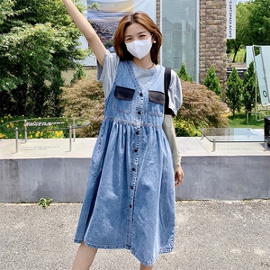 减龄牛仔背带裙套装女2023夏季新款温柔风设计感别致小个子连衣裙图片