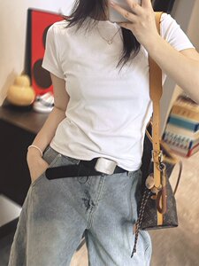 辣妹圆领短袖T恤女装春季2025新款气质修身显瘦纯色短款上衣t恤图片